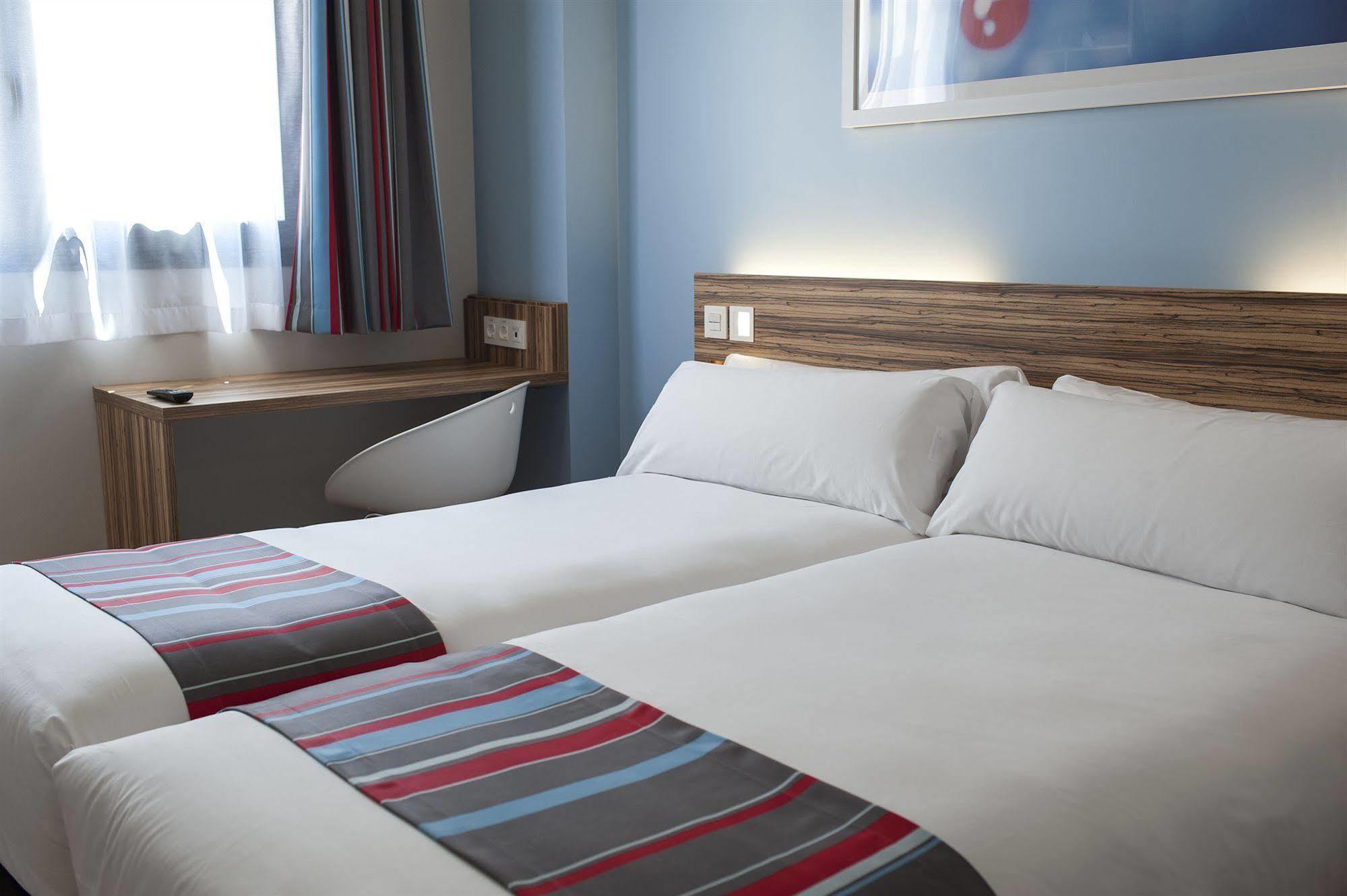 Travelodge Barcelona Poblenou Εξωτερικό φωτογραφία